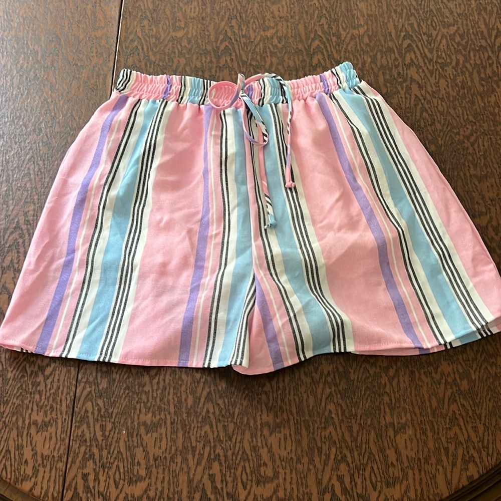 Dress shorts with lining inside